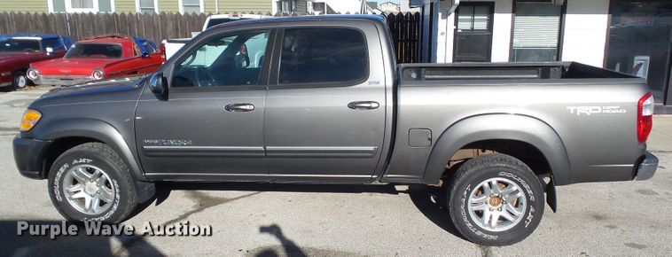 image for item EM9894 2004 Toyota Tundra Double Cab pickup truck