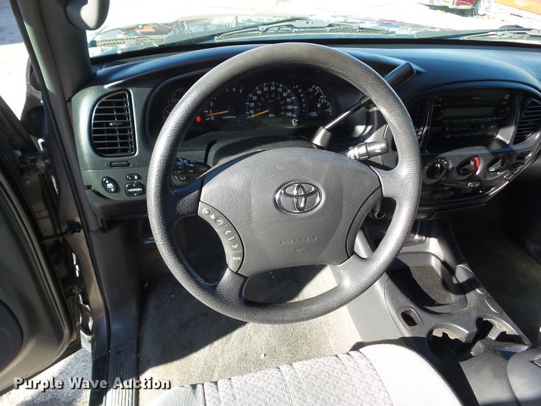 image for item EM9894 2004 Toyota Tundra Double Cab pickup truck