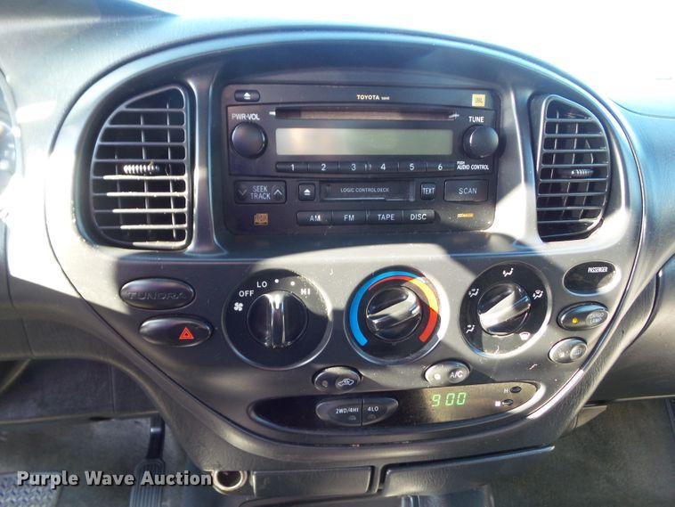 image for item EM9894 2004 Toyota Tundra Double Cab pickup truck