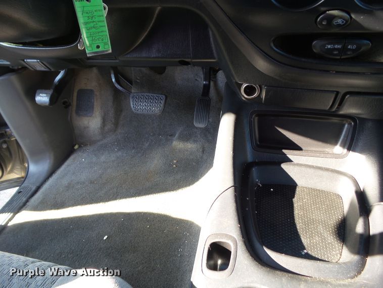 image for item EM9894 2004 Toyota Tundra Double Cab pickup truck