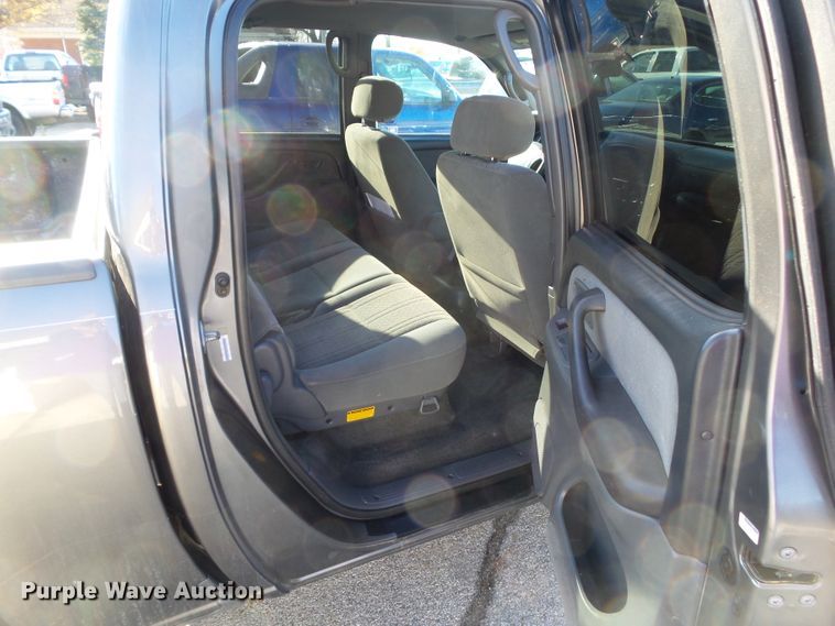 image for item EM9894 2004 Toyota Tundra Double Cab pickup truck