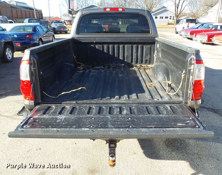 image for item EM9894 2004 Toyota Tundra Double Cab pickup truck