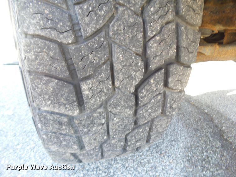 image for item EM9894 2004 Toyota Tundra Double Cab pickup truck