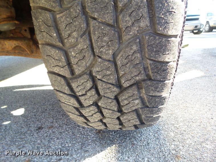 image for item EM9894 2004 Toyota Tundra Double Cab pickup truck