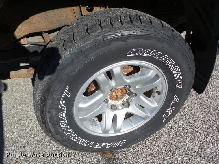 image for item EM9894 2004 Toyota Tundra Double Cab pickup truck