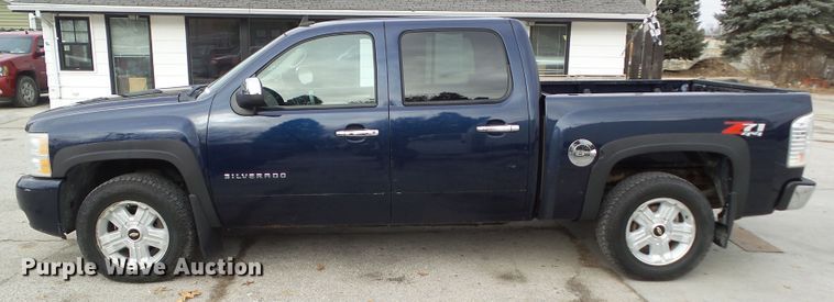 image for item EM9895 2010 Chevrolet Silverado 1500 Crew Cab pickup truck