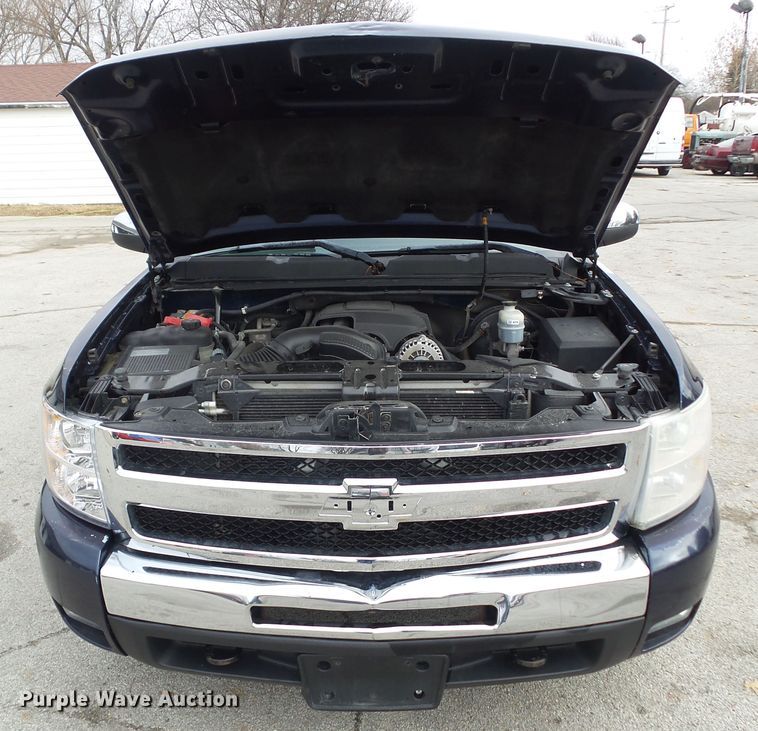 image for item EM9895 2010 Chevrolet Silverado 1500 Crew Cab pickup truck