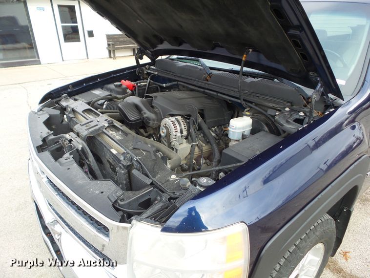 image for item EM9895 2010 Chevrolet Silverado 1500 Crew Cab pickup truck