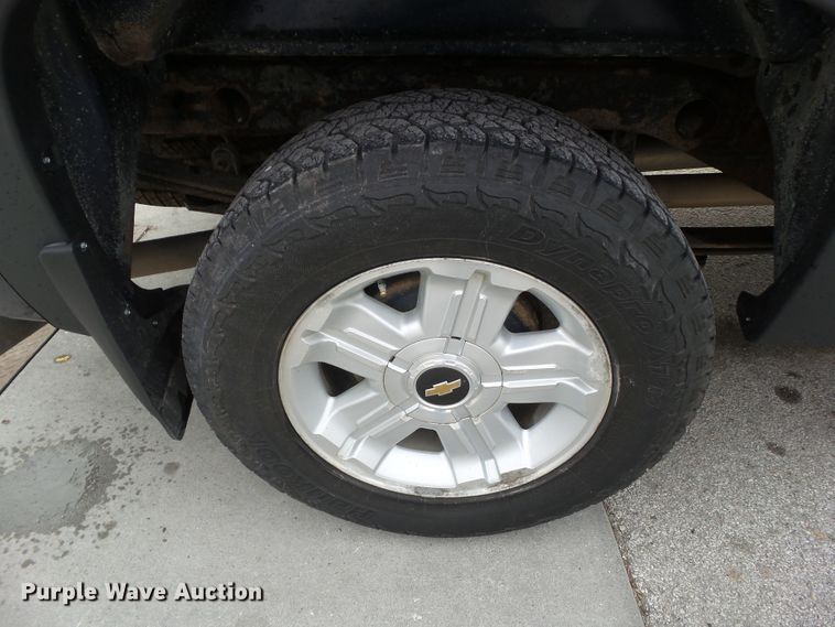 image for item EM9895 2010 Chevrolet Silverado 1500 Crew Cab pickup truck