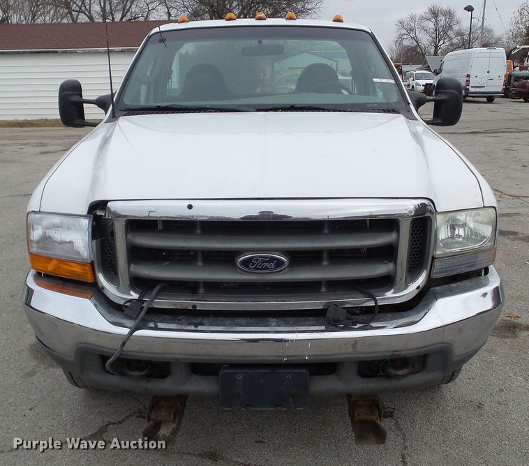 image for item EM9896 2003 Ford F550 Super Duty flatbed truck