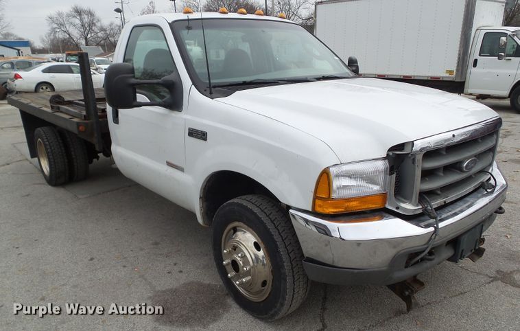 image for item EM9896 2003 Ford F550 Super Duty flatbed truck