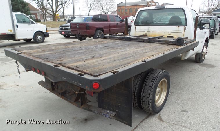 image for item EM9896 2003 Ford F550 Super Duty flatbed truck