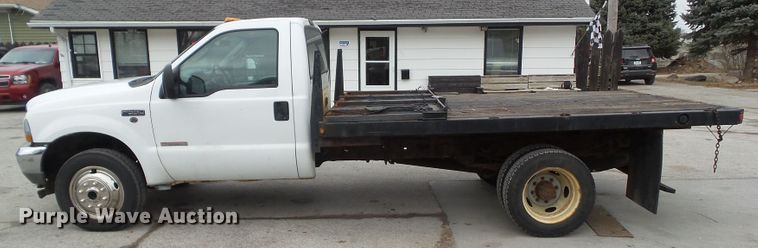 image for item EM9896 2003 Ford F550 Super Duty flatbed truck