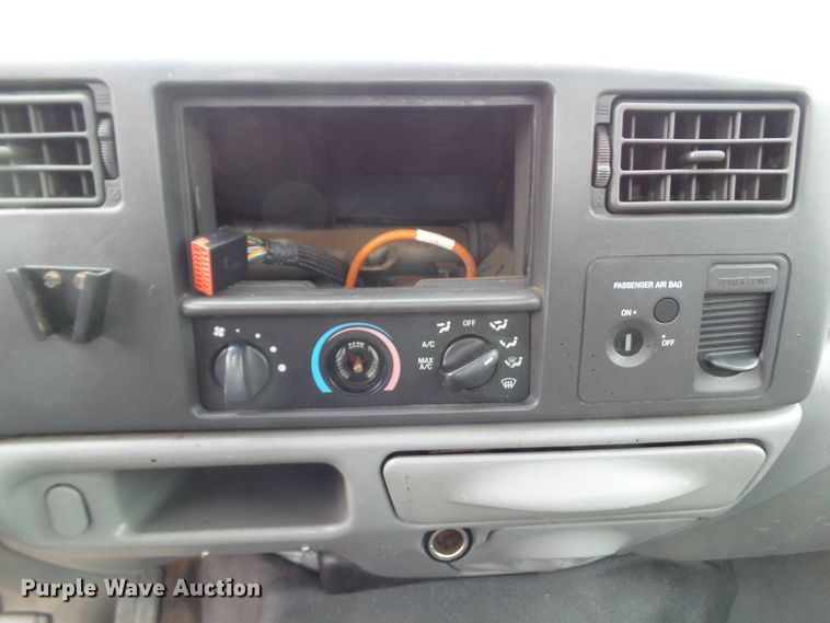 image for item EM9896 2003 Ford F550 Super Duty flatbed truck