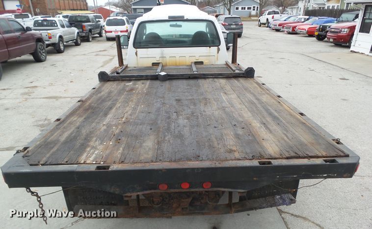 image for item EM9896 2003 Ford F550 Super Duty flatbed truck