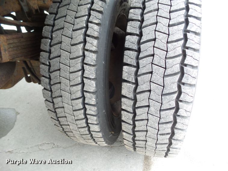 image for item EM9896 2003 Ford F550 Super Duty flatbed truck