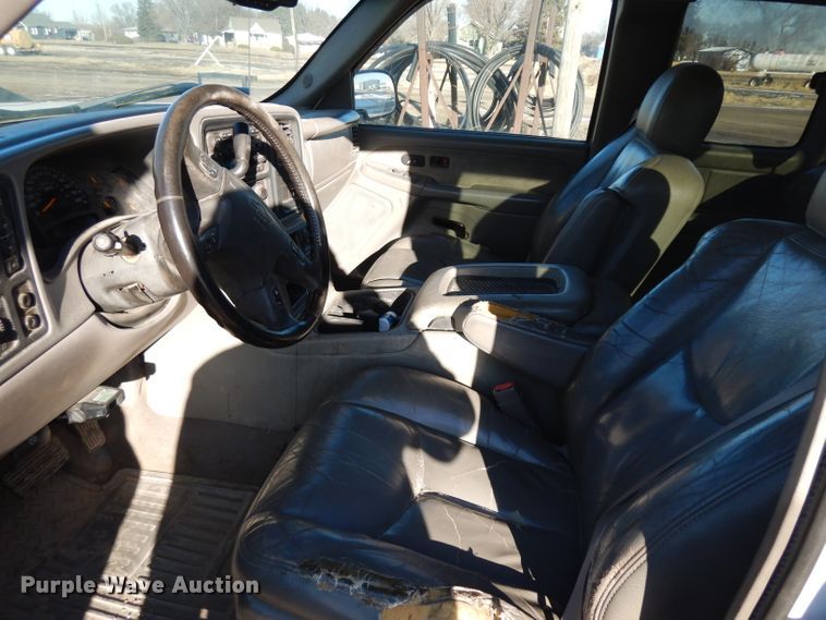 image for item ER9777 2003 Chevrolet Silverado 2500HD Ext. Cab pickup truck