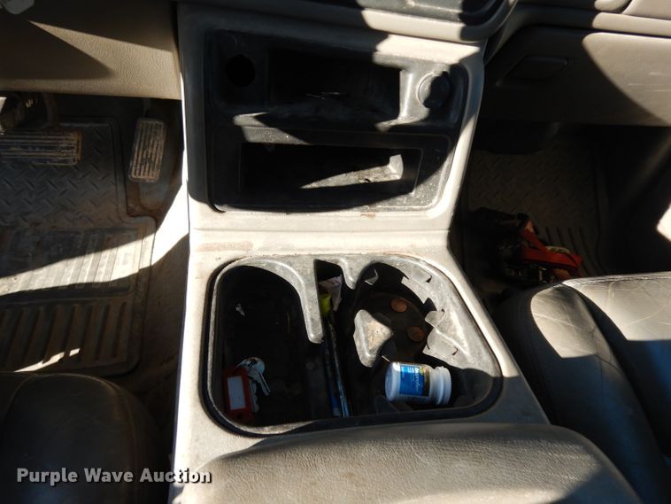 image for item ER9777 2003 Chevrolet Silverado 2500HD Ext. Cab pickup truck