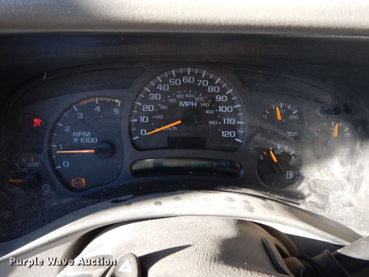 image for item ER9777 2003 Chevrolet Silverado 2500HD Ext. Cab pickup truck