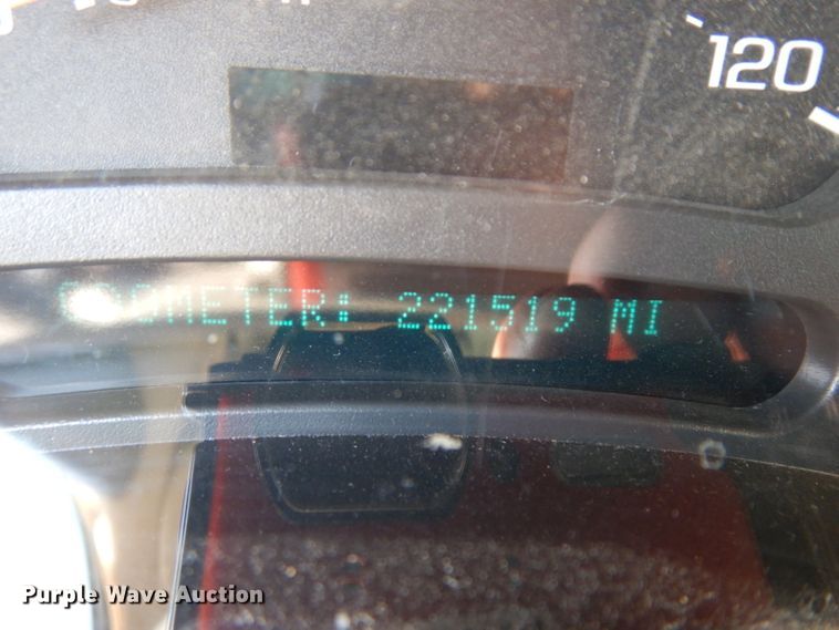 image for item ER9777 2003 Chevrolet Silverado 2500HD Ext. Cab pickup truck