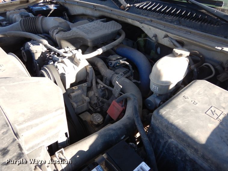 image for item ER9777 2003 Chevrolet Silverado 2500HD Ext. Cab pickup truck