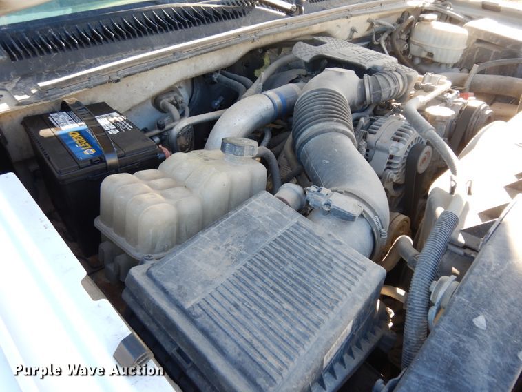 image for item ER9777 2003 Chevrolet Silverado 2500HD Ext. Cab pickup truck