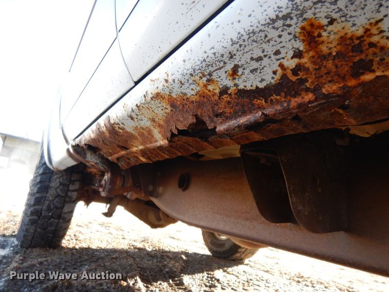 image for item ER9777 2003 Chevrolet Silverado 2500HD Ext. Cab pickup truck