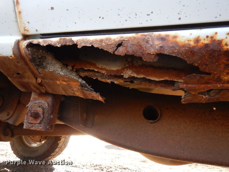 image for item ER9777 2003 Chevrolet Silverado 2500HD Ext. Cab pickup truck