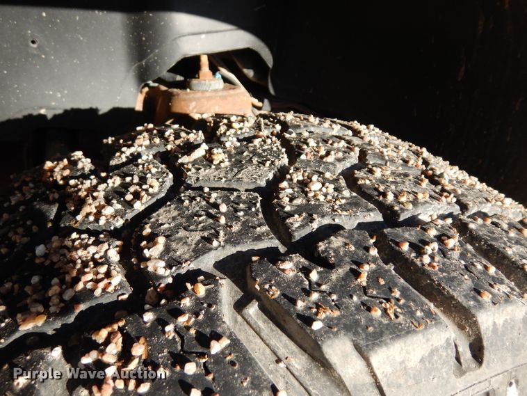 image for item ER9777 2003 Chevrolet Silverado 2500HD Ext. Cab pickup truck