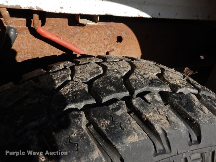 image for item ER9777 2003 Chevrolet Silverado 2500HD Ext. Cab pickup truck