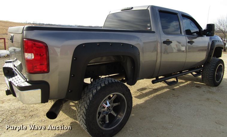 image for item FD9329 2007 Chevrolet Silverado 2500HD Crew Cab pickup truck