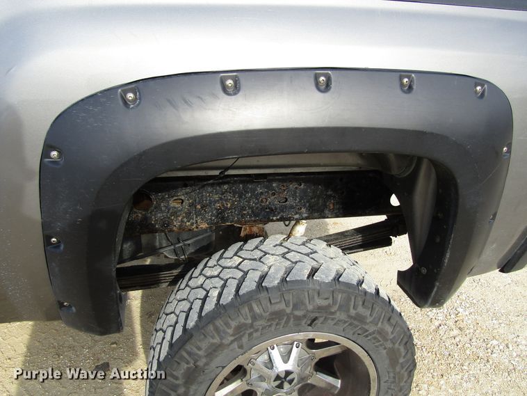 image for item FD9329 2007 Chevrolet Silverado 2500HD Crew Cab pickup truck