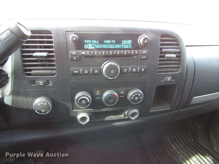 image for item FD9329 2007 Chevrolet Silverado 2500HD Crew Cab pickup truck