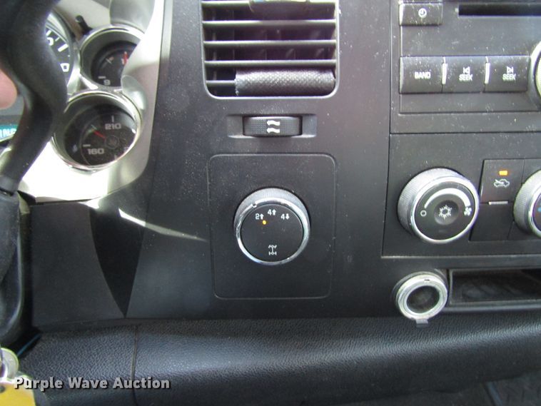 image for item FD9329 2007 Chevrolet Silverado 2500HD Crew Cab pickup truck