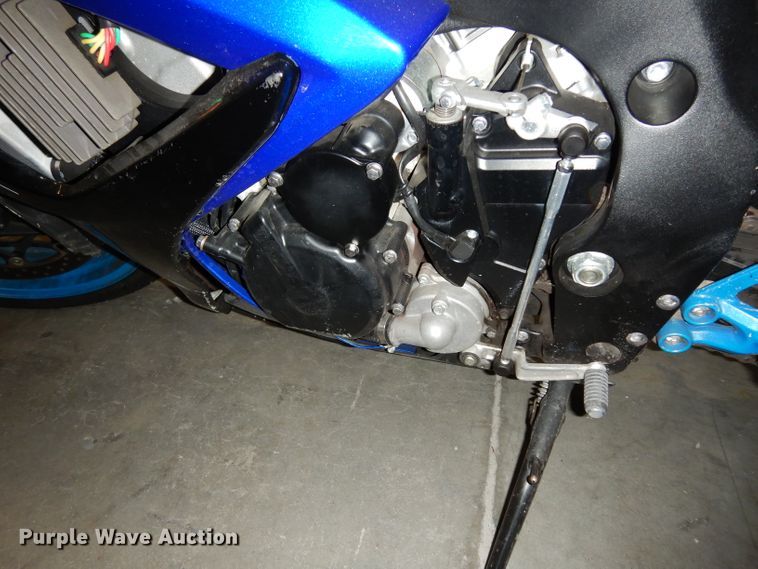 image for item FD9550 2007 Suzuki FX-R600K7 motorcycle