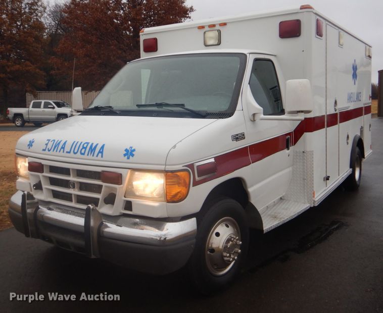 image for item FF9168 2005 Ford E450 Super Duty ambulance