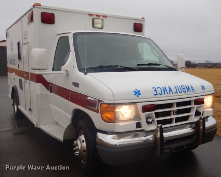 image for item FF9168 2005 Ford E450 Super Duty ambulance