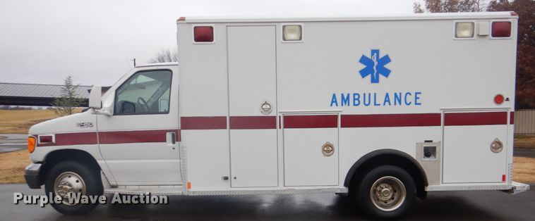 image for item FF9168 2005 Ford E450 Super Duty ambulance