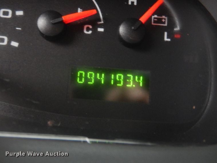 image for item FF9168 2005 Ford E450 Super Duty ambulance