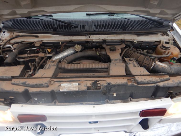 image for item FF9168 2005 Ford E450 Super Duty ambulance