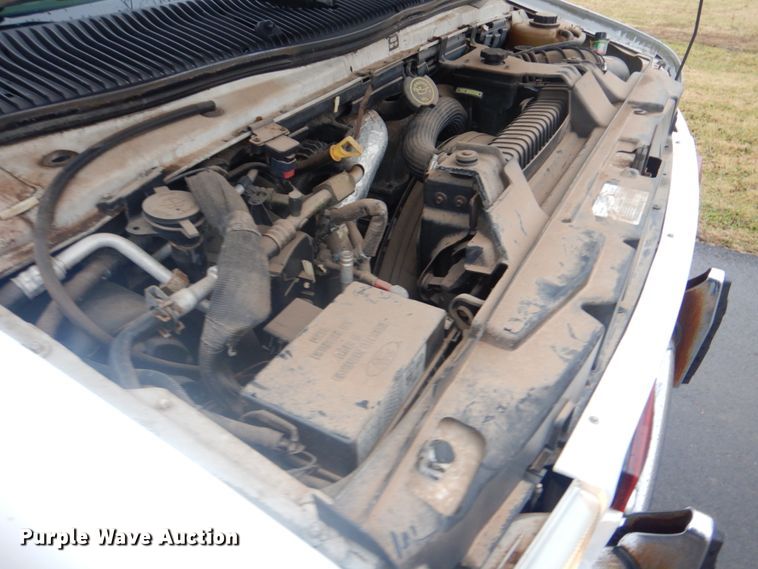 image for item FF9168 2005 Ford E450 Super Duty ambulance