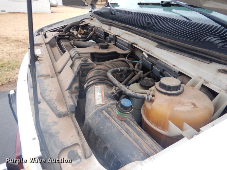 image for item FF9168 2005 Ford E450 Super Duty ambulance