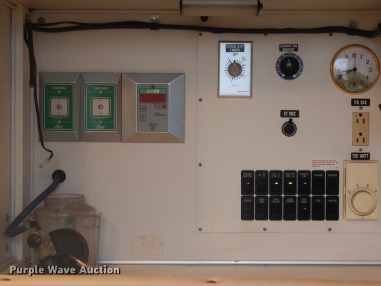 image for item FF9168 2005 Ford E450 Super Duty ambulance