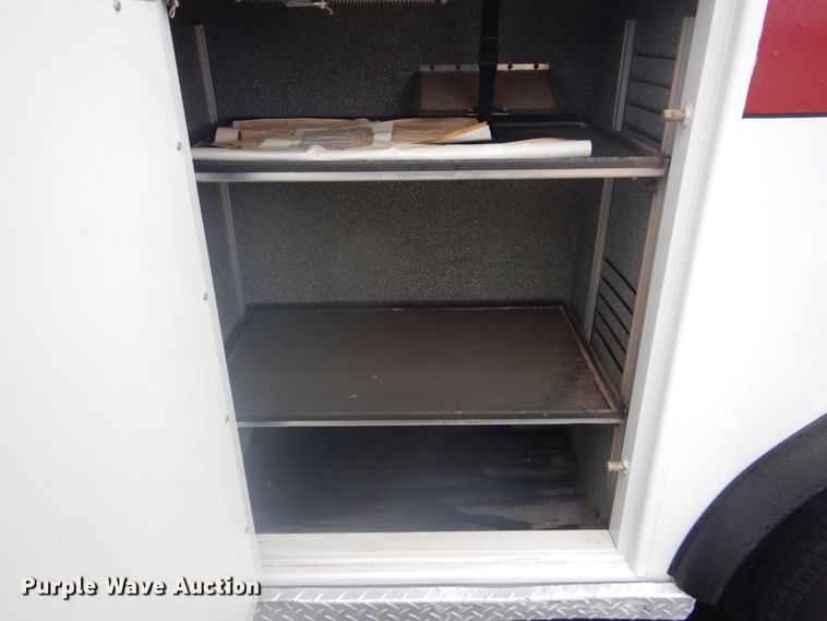 image for item FF9168 2005 Ford E450 Super Duty ambulance