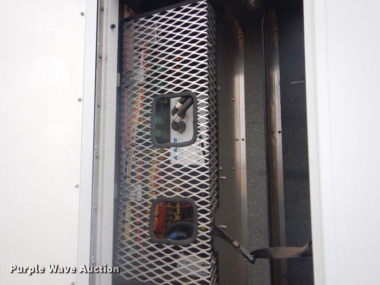 image for item FF9168 2005 Ford E450 Super Duty ambulance