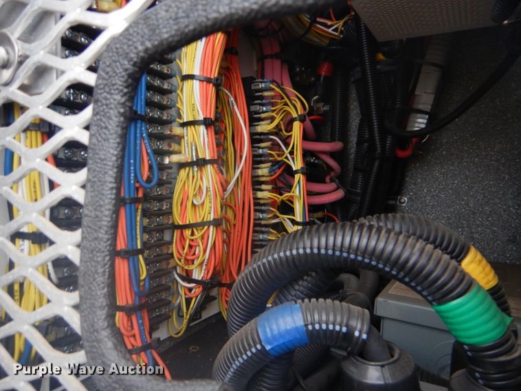 image for item FF9168 2005 Ford E450 Super Duty ambulance