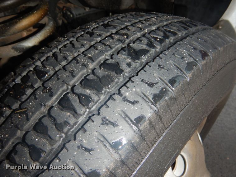 image for item FF9168 2005 Ford E450 Super Duty ambulance