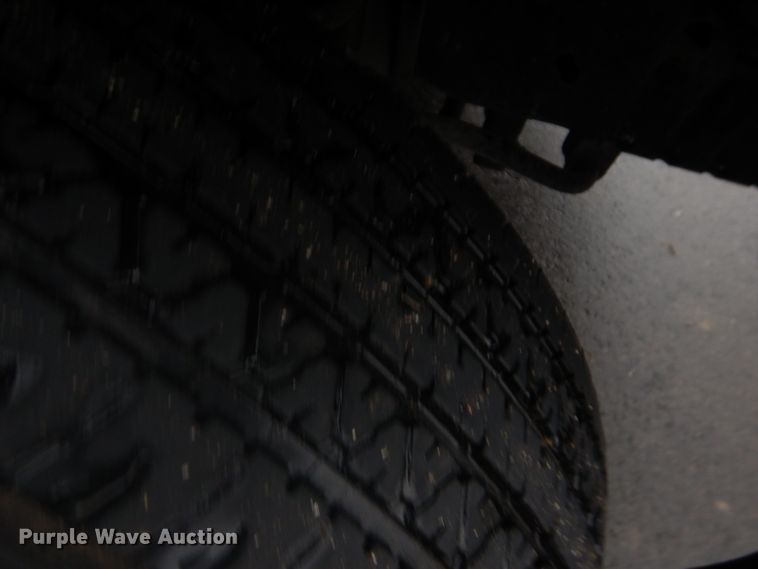 image for item FF9168 2005 Ford E450 Super Duty ambulance