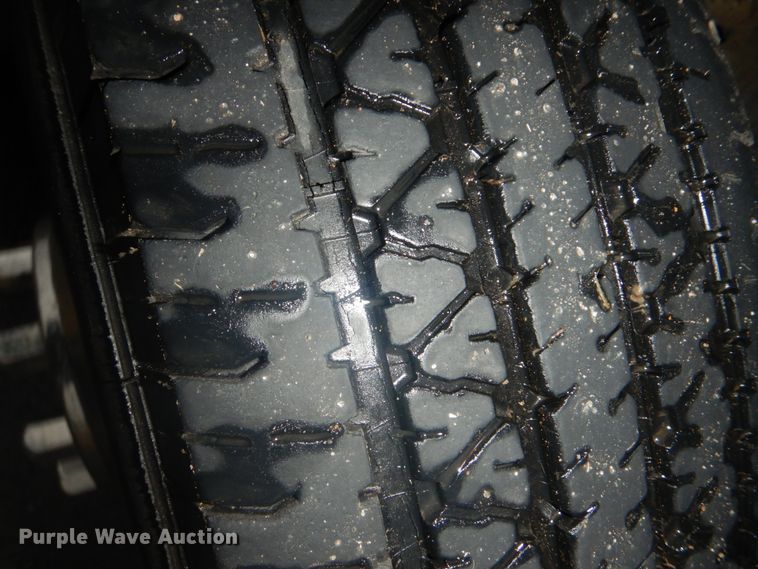 image for item FF9168 2005 Ford E450 Super Duty ambulance