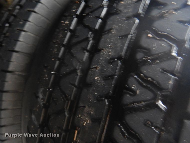 image for item FF9168 2005 Ford E450 Super Duty ambulance